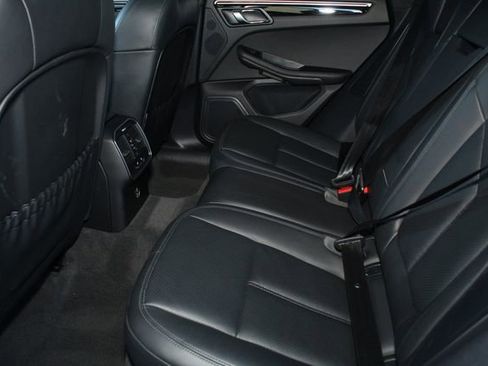 Certified 2023 Porsche Macan image 25
