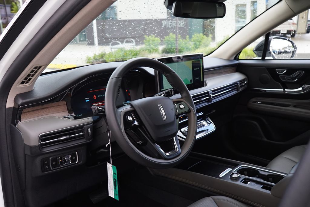 New 2026 Lincoln Corsair Grand Touring AWD/4WD image 21
