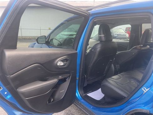 Used 2023 Jeep Cherokee Altitude Lux image 28