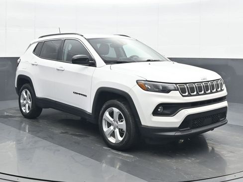 Used 2022 Jeep Compass Latitude image 9