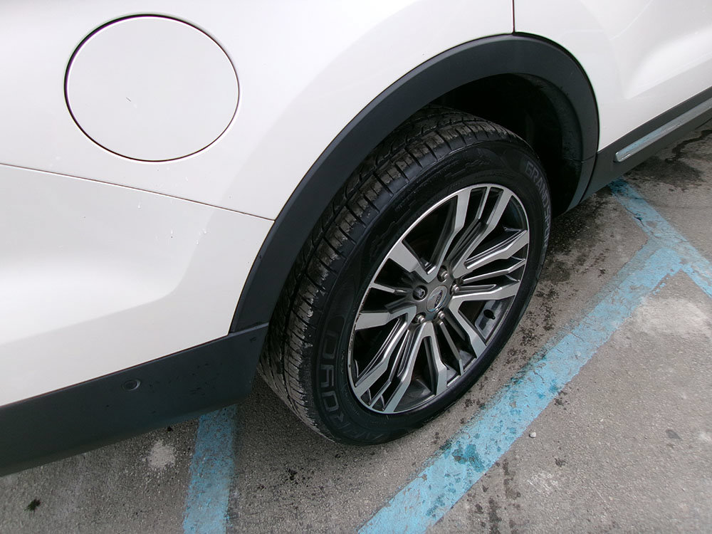Used 2017 Ford Explorer Platinum AWD/4WD image 7