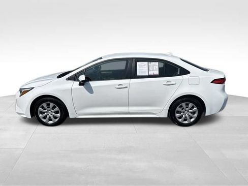Used 2026 Toyota Corolla LE FWD image 2