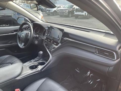 Used 2024 Toyota Camry SE image 17