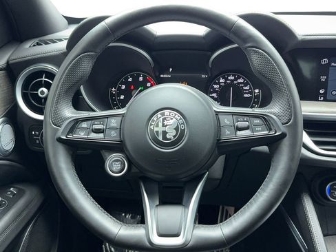 Used 2022 Alfa Romeo Stelvio AWD image 13