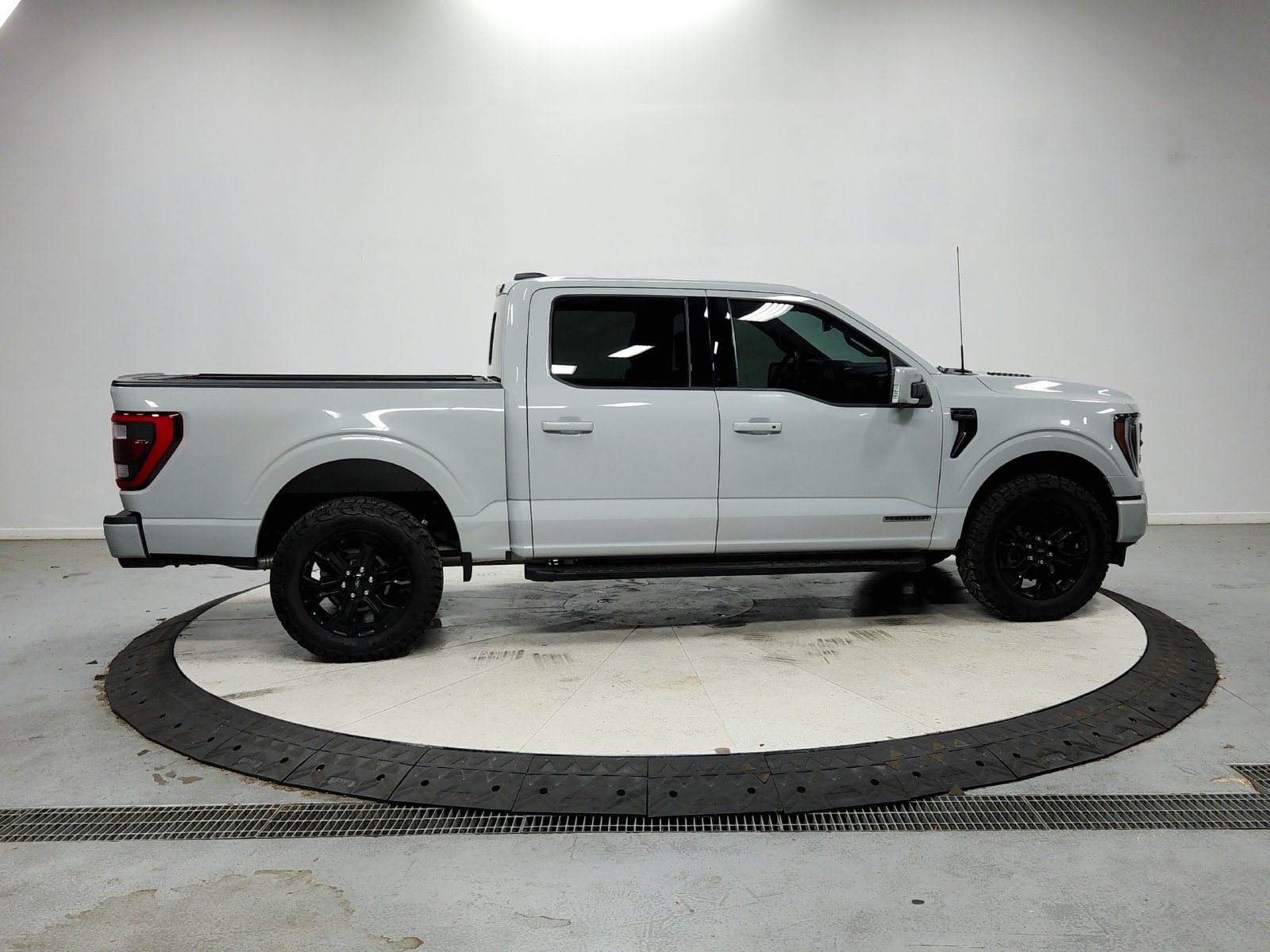 Used 2023 Ford F150 Lariat w/ Equipment Group 502A High AWD/4WD image 9