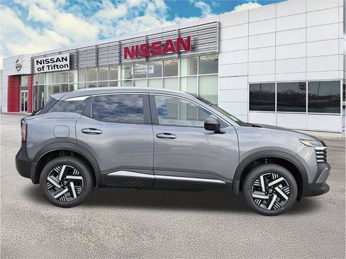 New 2026 Nissan Kicks SV w/ SV Premium Package FWD image 3