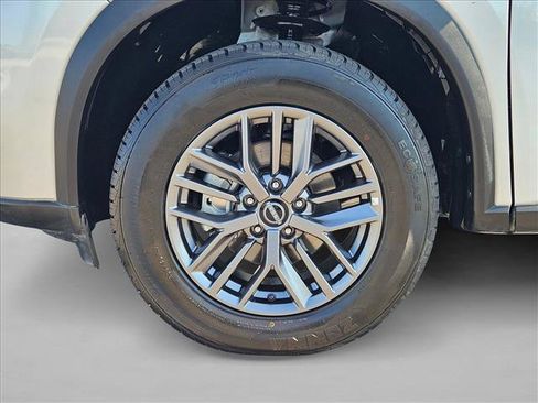 Used 2024 Nissan Rogue S AWD/4WD image 21
