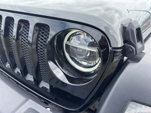 Used 2021 Jeep Wrangler Sport AWD/4WD image 9