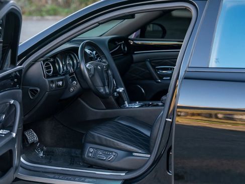 Used 2015 Bentley Flying Spur V8 image 62