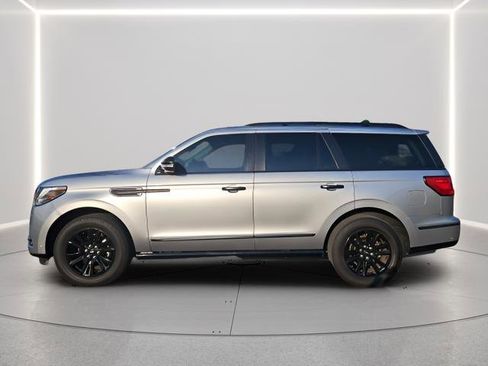Used 2021 Lincoln Navigator Reserve w/ Luxury Package AWD/4WD image 2