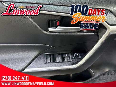 Used 2025 Toyota RAV4 XLE FWD image 14