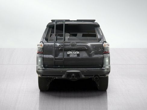 Used 2022 Toyota 4Runner Limited AWD/4WD image 4