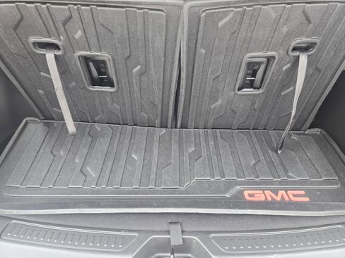 Used 2021 GMC Acadia Denali w/ Denali Technology Package image 36