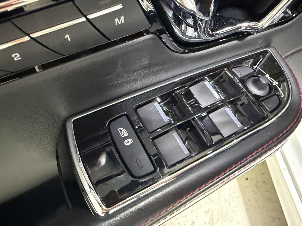 Used 2016 Jaguar XJ RWD image 28