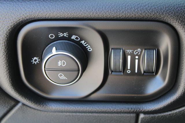 Used 2020 RAM 3500 Laramie w/ Night Edition AWD/4WD image 33
