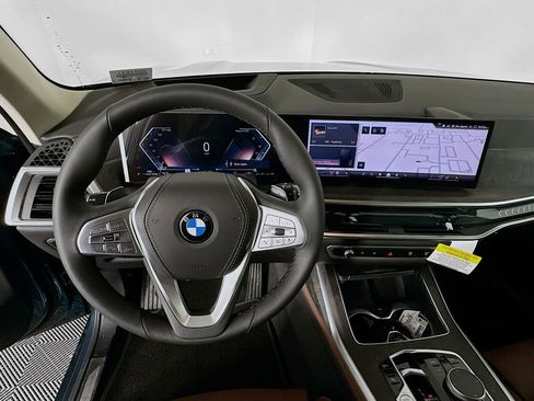 Used 2026 BMW X7 xDrive40i w/ Premium Package image 10