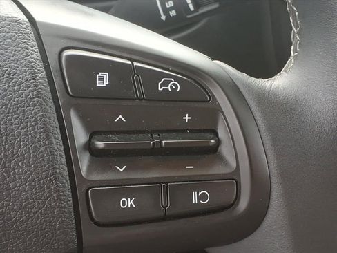 Used 2025 Hyundai Venue SEL FWD image 22