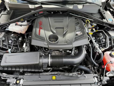 Used 2022 Alfa Romeo Giulia Veloce image 9