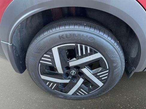 Used 2025 Nissan Kicks SV FWD image 7