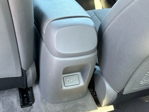 Used 2025 Hyundai Elantra SEL FWD image 13