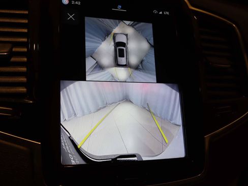 Used 2025 Volvo XC90 T8 Plus w/ Protection Package Premier AWD/4WD image 30