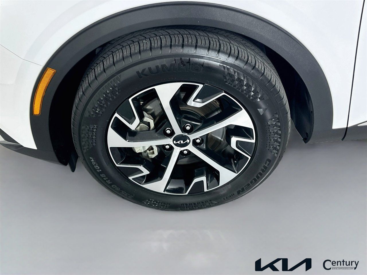 Certified 2025 Kia Sportage EX FWD image 31