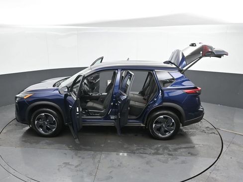 Used 2025 Nissan Rogue SV image 52