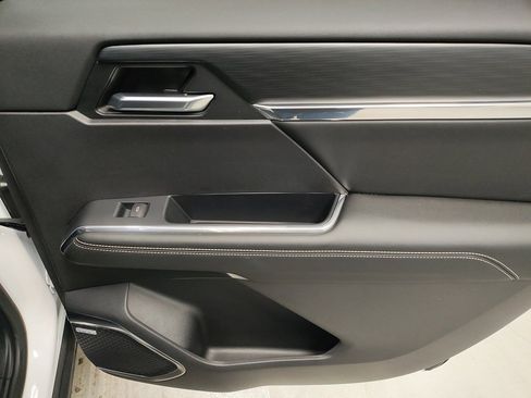 Used 2024 GMC Acadia Elevation w/ Black Edition image 15