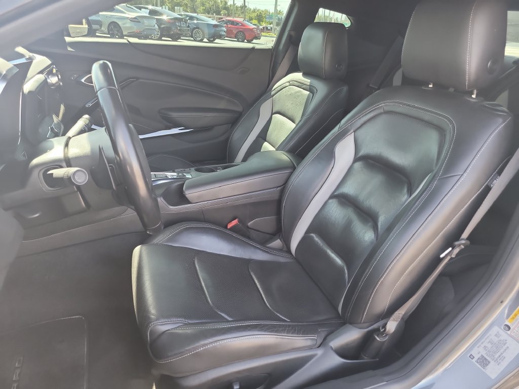 Used 2020 Chevrolet Camaro LT RWD image 13