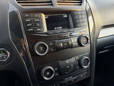 Used 2019 Ford Explorer XLT w/ Class III Trailer Tow Package image 32