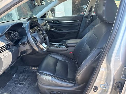 Used 2023 Nissan Altima 2.5 SL FWD image 9