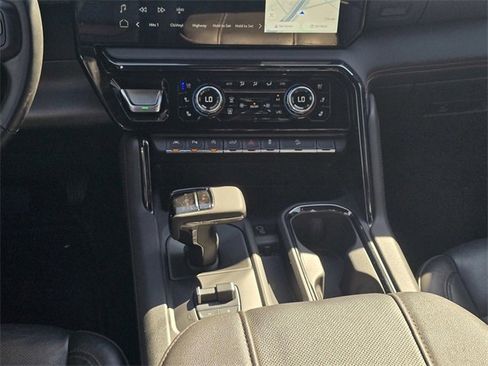 Used 2024 GMC Sierra 1500 AT4 w/ Technology Package image 17