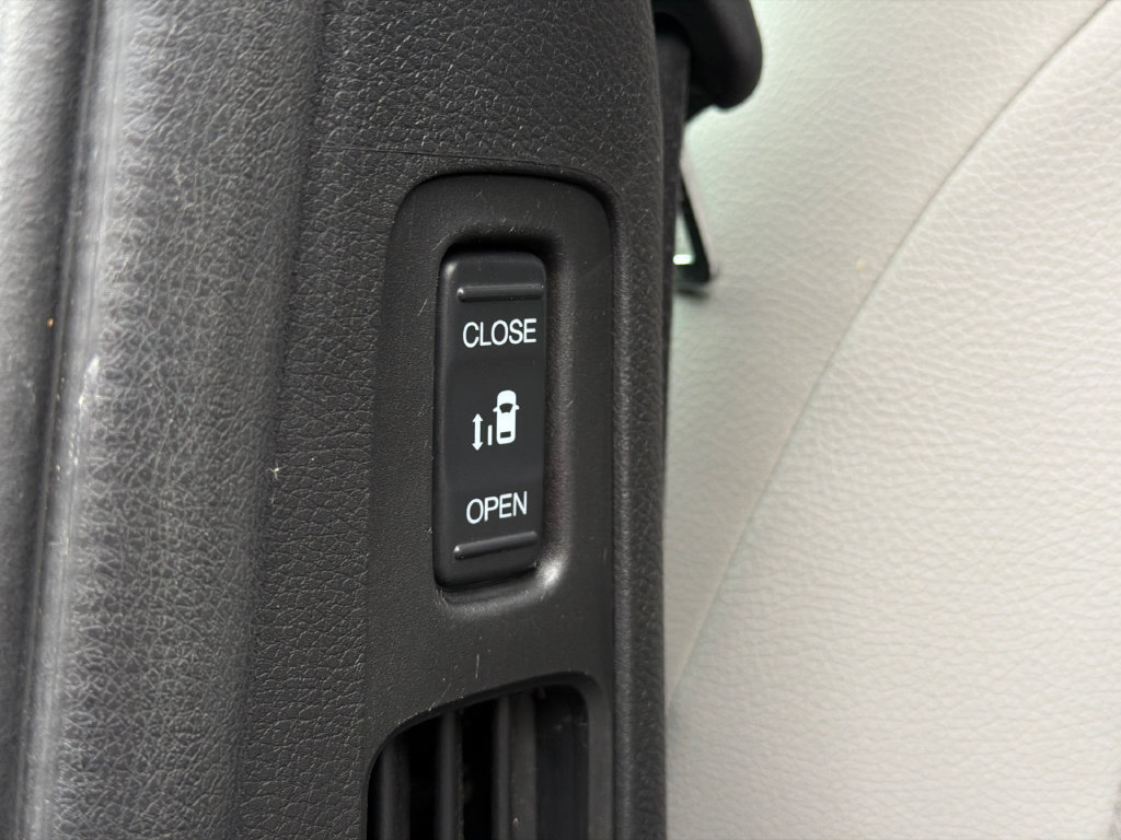 Used 2018 Honda Odyssey Touring image 23