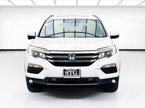 Used 2017 Honda Pilot Touring image 2