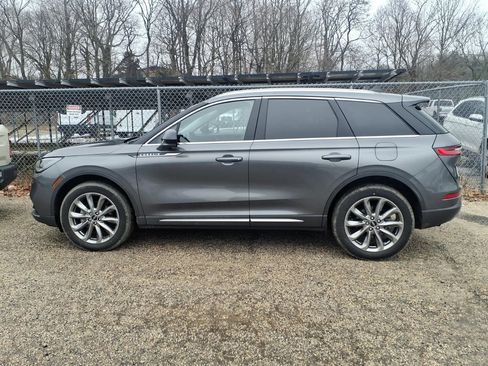 Used 2022 Lincoln Corsair AWD w/ Premium Package image 5