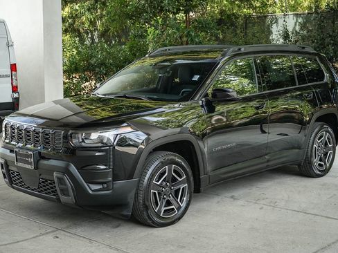 New 2026 Jeep Cherokee Laredo image 3