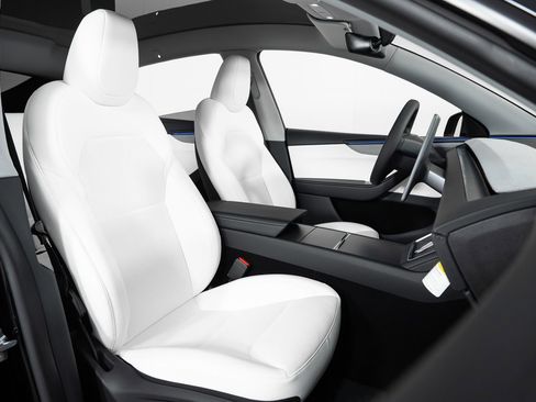 Used 2026 Tesla Model Y AWD image 28