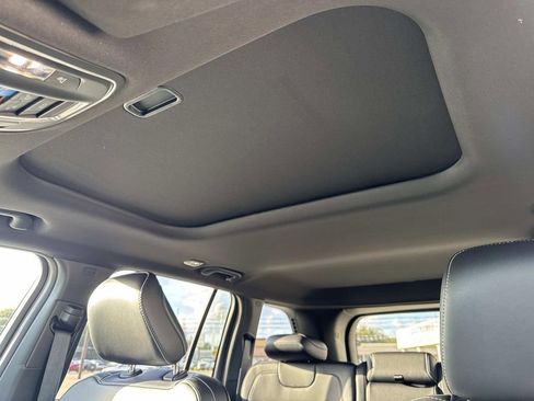 New 2025 Jeep Grand Cherokee Altitude image 35