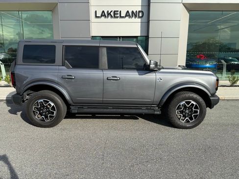 Used 2023 Ford Bronco Outer Banks AWD/4WD image 1