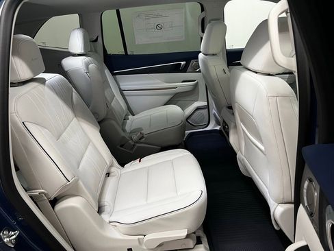 New 2026 Buick Enclave Avenir w/ Super Cruise Package AWD/4WD image 37