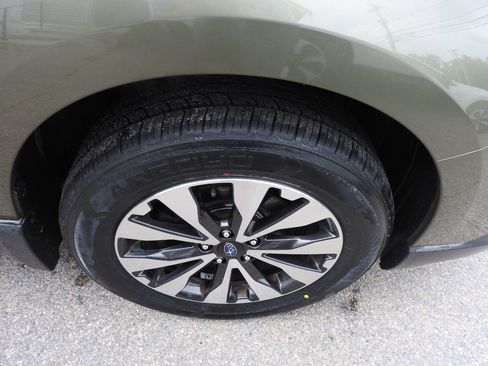 Used 2017 Subaru Outback 2.5i Limited image 18