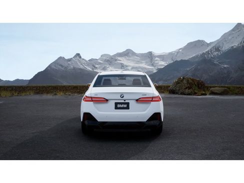 New 2026 BMW i5 eDrive40 image 5