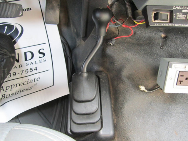 Used 2015 Ford F550 4x4 Regular Cab Super Duty image 13