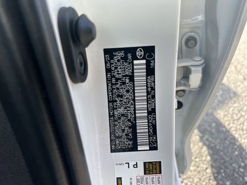 Used 2023 Toyota Corolla SE image 32