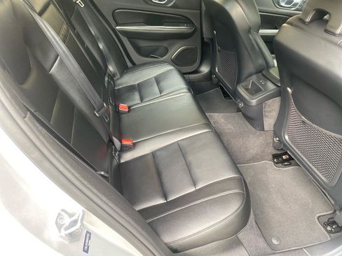 Used 2022 Volvo S60 B5 Momentum w/ Premium Package AWD/4WD image 8