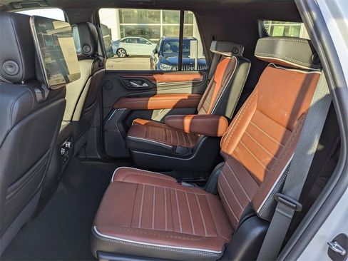 Used 2024 GMC Yukon Denali Ultimate image 19