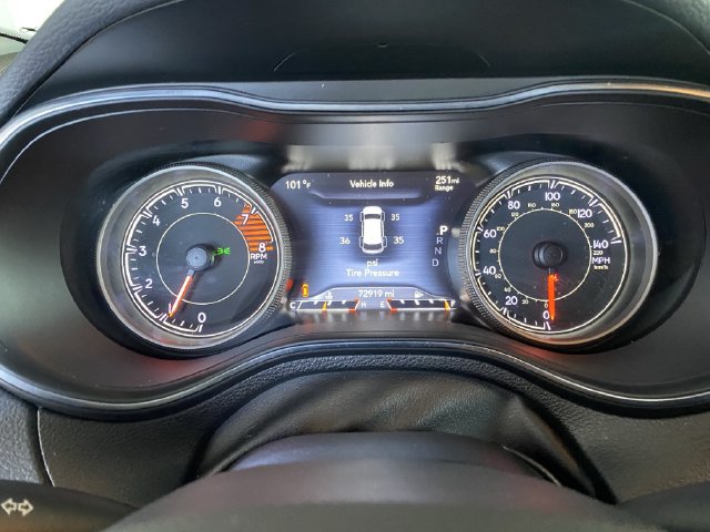 Used 2019 Jeep Cherokee Trailhawk w/ Cold Weather Group AWD/4WD image 31