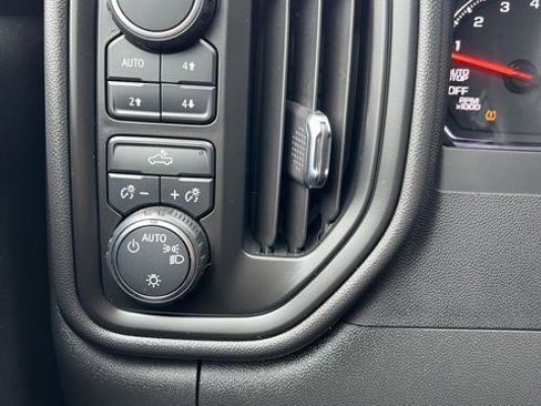 Used 2022 Chevrolet Silverado 1500 Custom Trail Boss image 28