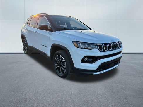 Certified 2023 Jeep Compass Limited image 9