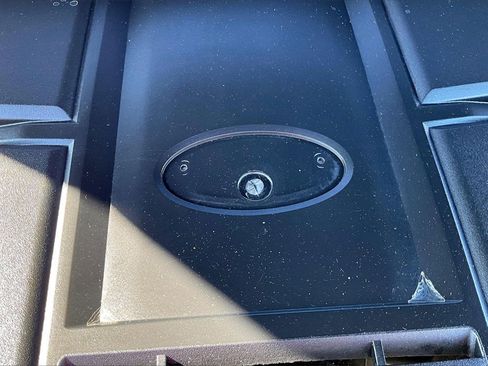 Used 2017 Subaru Outback 3.6R Touring image 34